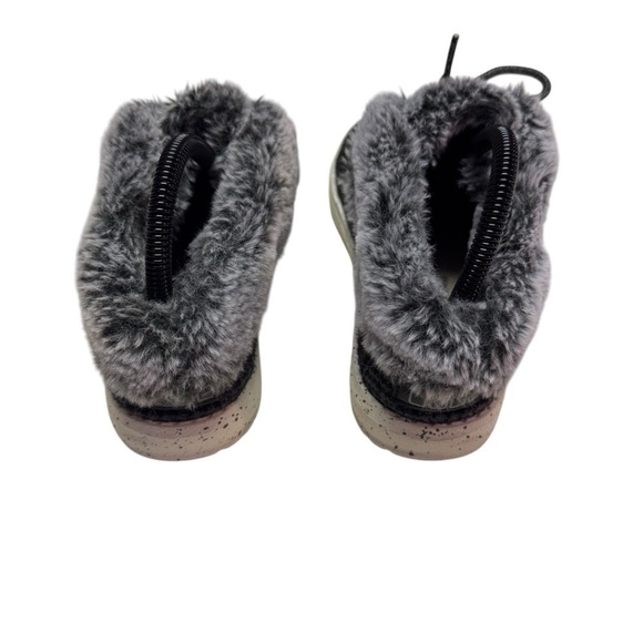 Hey Dude Britt Women Size 7 Faux Fur Slip On Shoes Black Grey Wendy Fold Casual - Picture 5 of 7